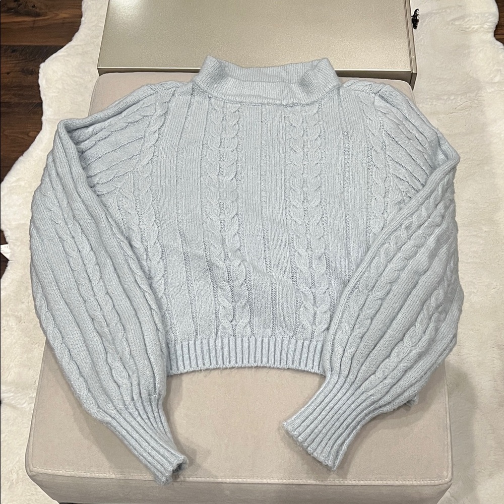Elegant Mock Neck Cable Knit Sweater - Soft Gray
